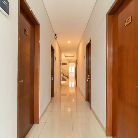 Urbanview Hotel Casa Kota Mangga Besar Джакарта Екстериор снимка
