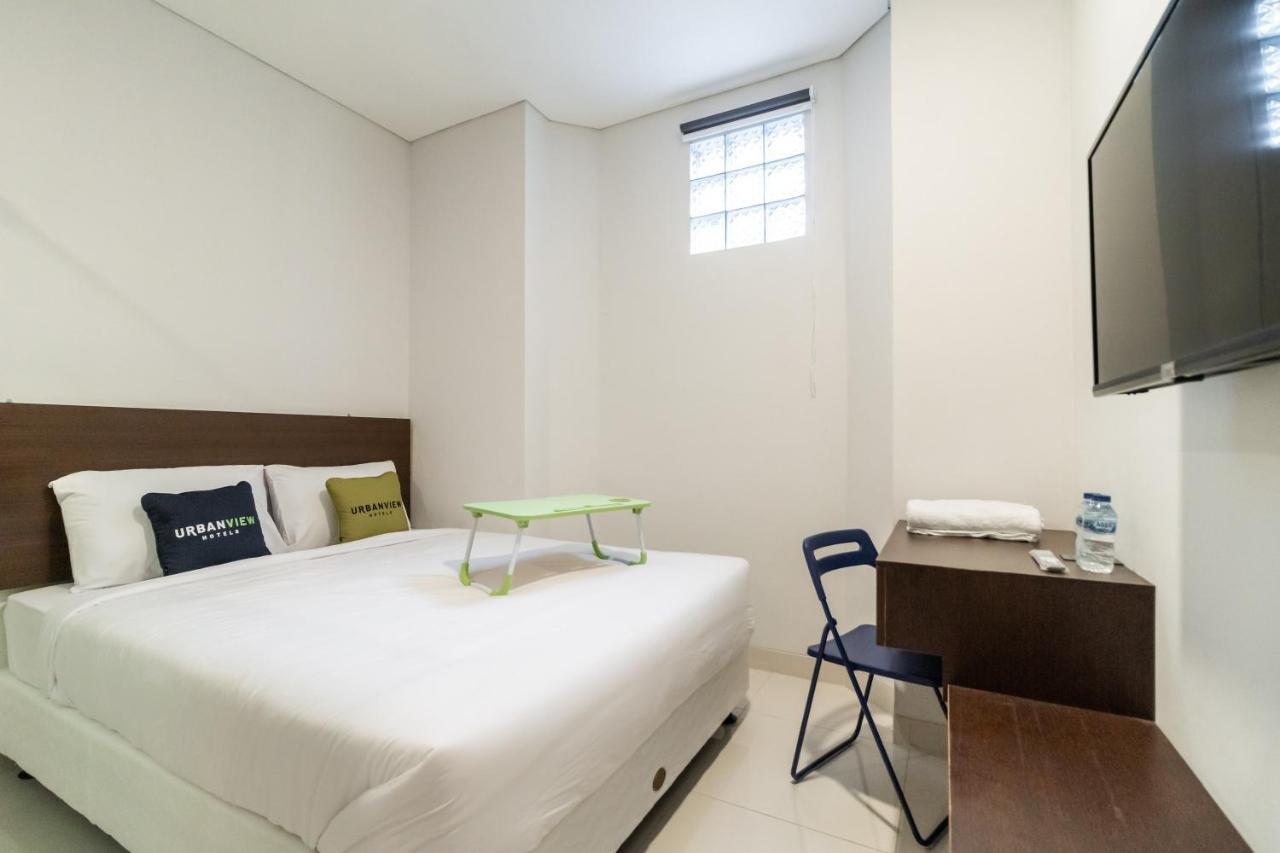 Urbanview Hotel Casa Kota Mangga Besar Джакарта Екстериор снимка