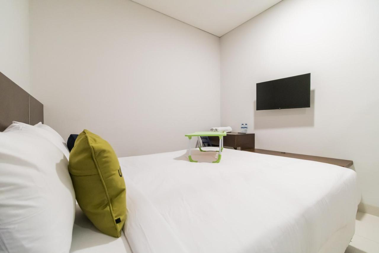 Urbanview Hotel Casa Kota Mangga Besar Джакарта Екстериор снимка