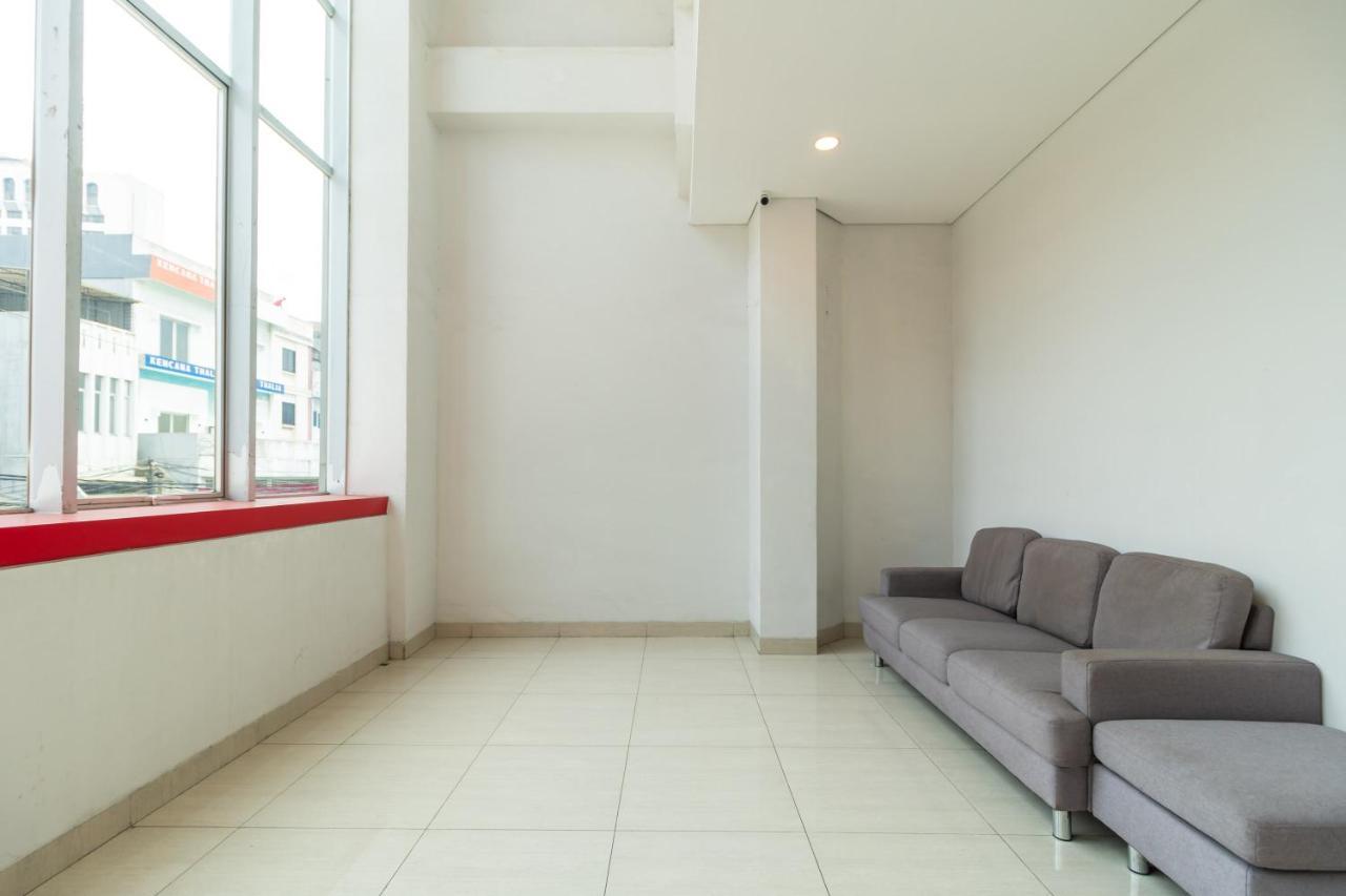 Urbanview Hotel Casa Kota Mangga Besar Джакарта Екстериор снимка