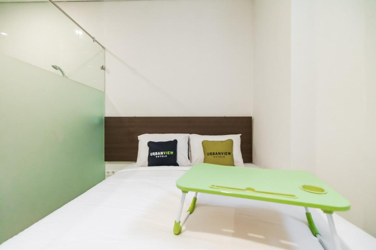 Urbanview Hotel Casa Kota Mangga Besar Джакарта Екстериор снимка