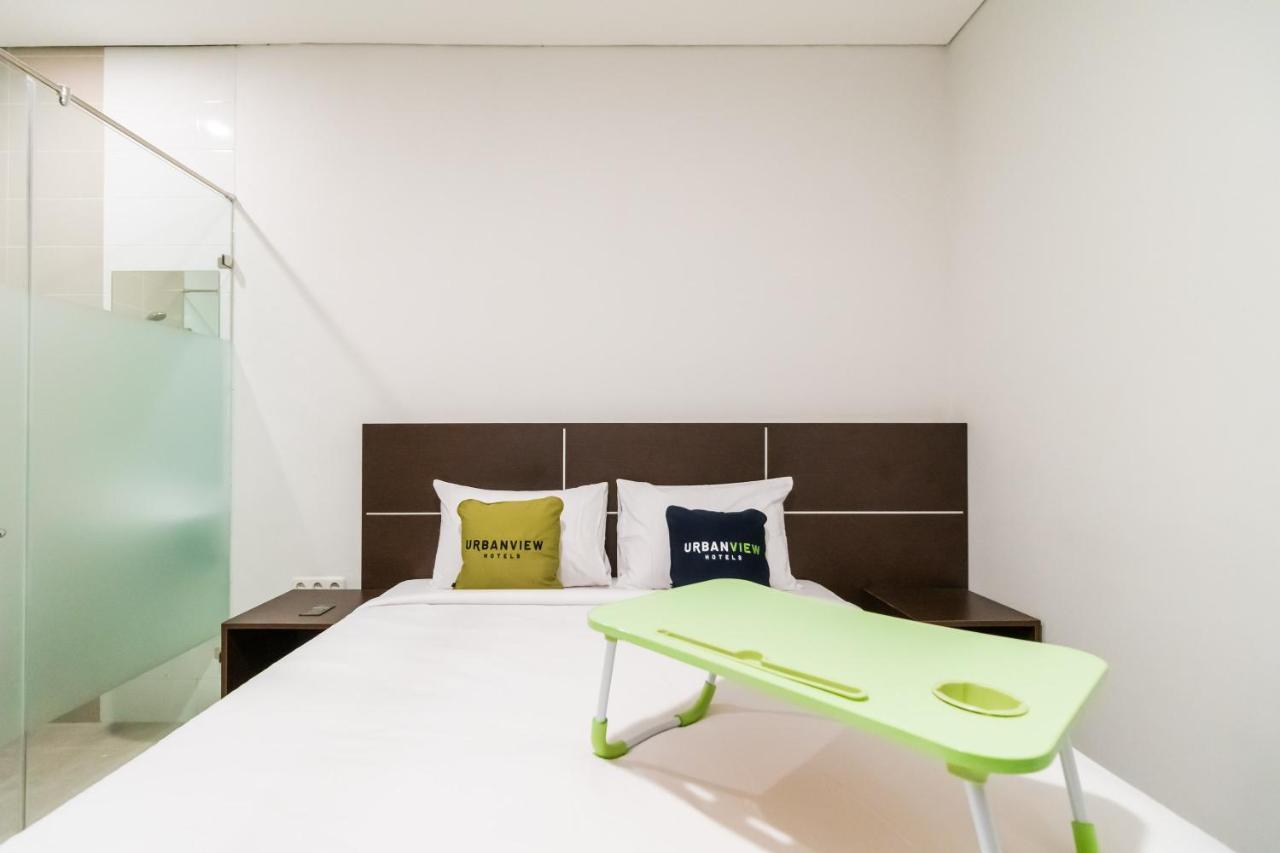 Urbanview Hotel Casa Kota Mangga Besar Джакарта Екстериор снимка