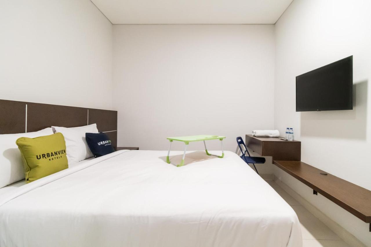 Urbanview Hotel Casa Kota Mangga Besar Джакарта Екстериор снимка