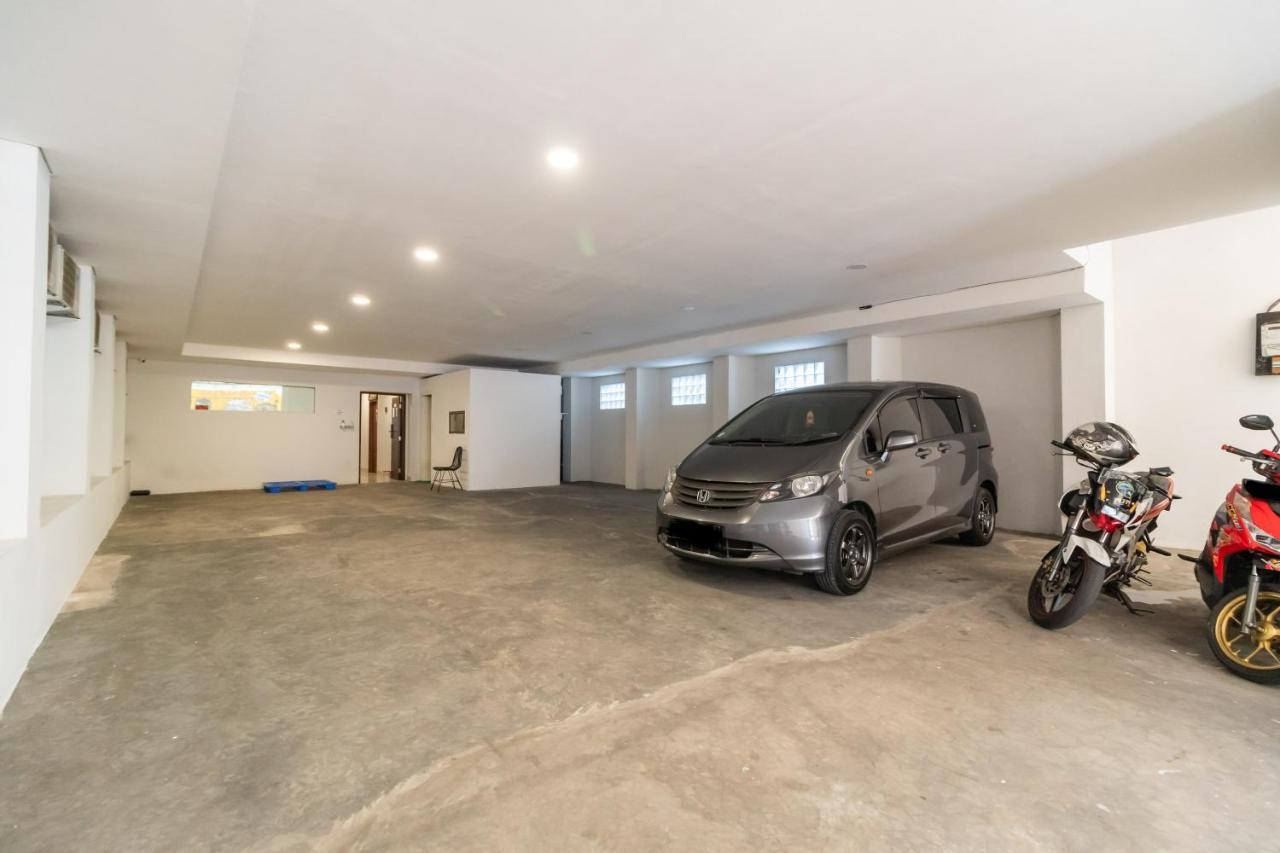 Urbanview Hotel Casa Kota Mangga Besar Джакарта Екстериор снимка