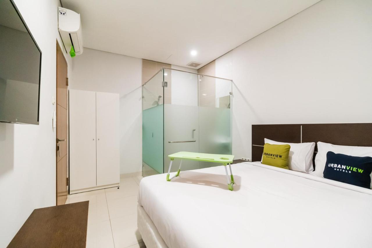 Urbanview Hotel Casa Kota Mangga Besar Джакарта Екстериор снимка